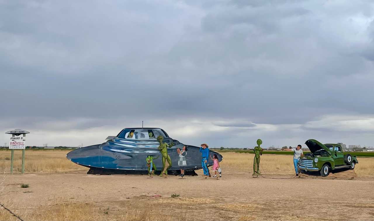 One Night Alone on a Hill in Roswell, New Mexico - ⋆ Middle Journey